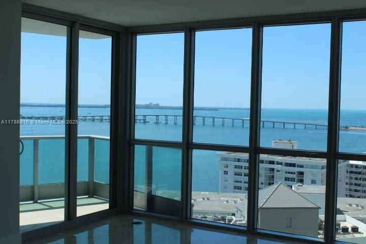 Recently Sold: $1,300,000 (2 beds, 2 baths, 1529 Square Feet)