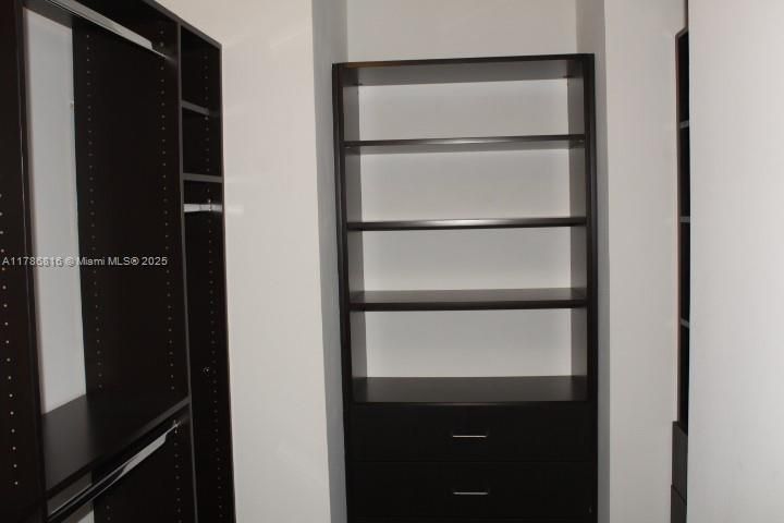 Recently Sold: $1,300,000 (2 beds, 2 baths, 1529 Square Feet)