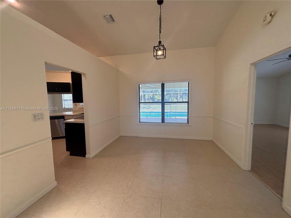 Недавно арендовано: $3,400 (3 спален, 2 ванн, 1992 Квадратных фут)