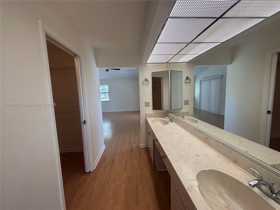 Недавно арендовано: $3,400 (3 спален, 2 ванн, 1992 Квадратных фут)