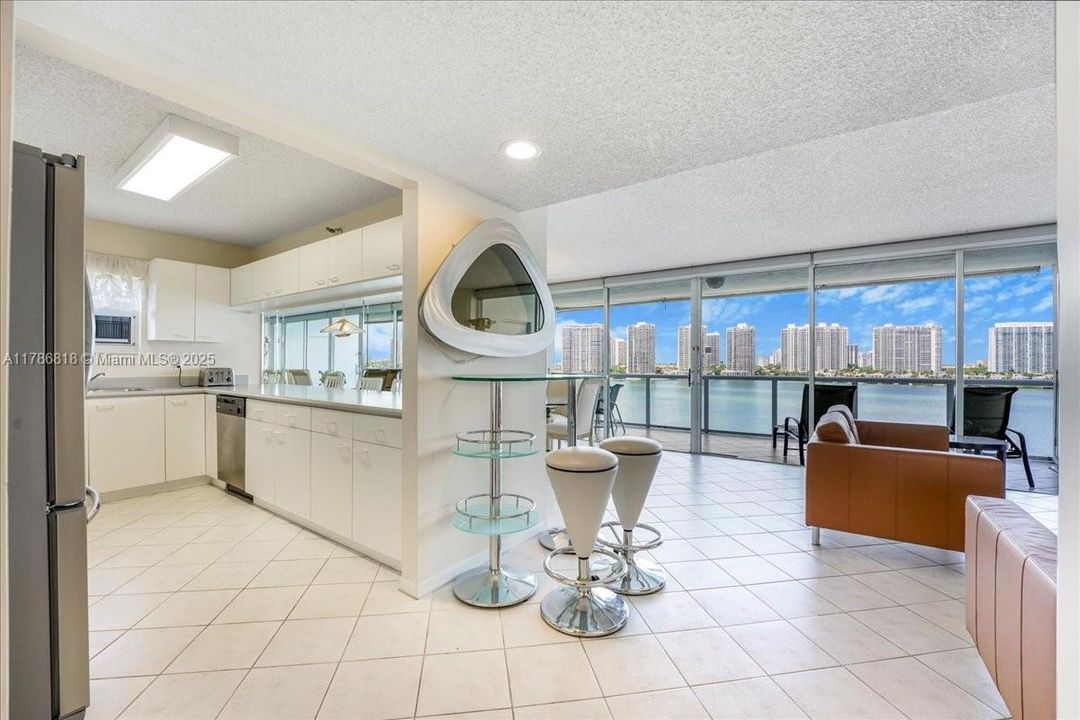 Recently Rented: $3,500 (2 beds, 2 baths, 1300 Square Feet)