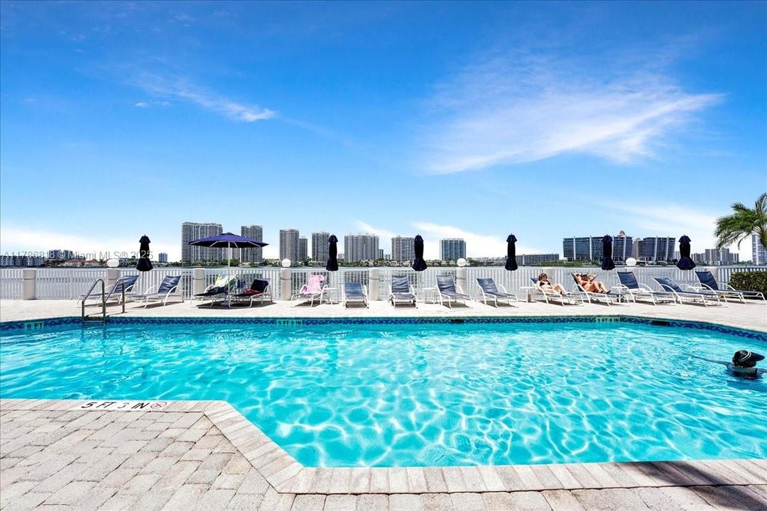 Recently Rented: $3,500 (2 beds, 2 baths, 1300 Square Feet)