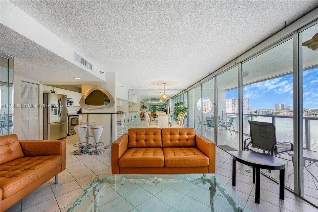 Recently Rented: $3,500 (2 beds, 2 baths, 1300 Square Feet)