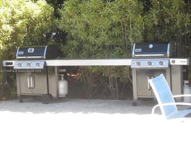 Recently Rented: $3,500 (2 beds, 2 baths, 1300 Square Feet)