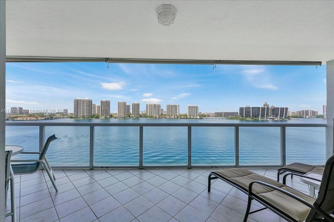 Recently Rented: $3,500 (2 beds, 2 baths, 1300 Square Feet)