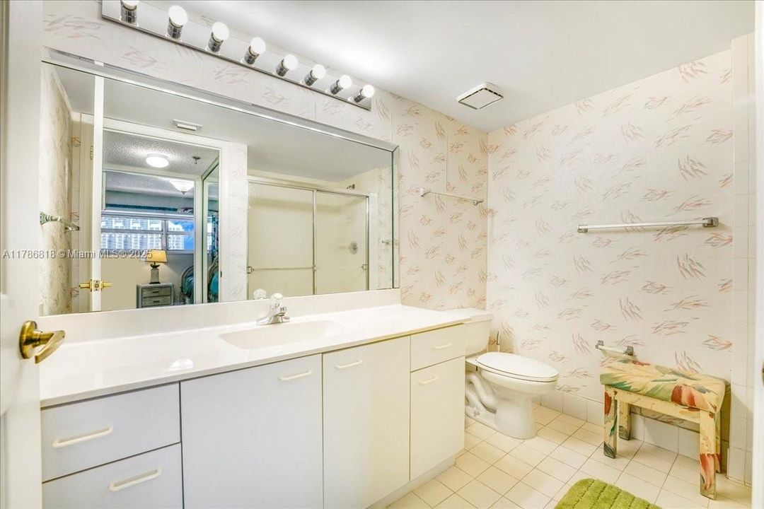 Recently Rented: $3,500 (2 beds, 2 baths, 1300 Square Feet)