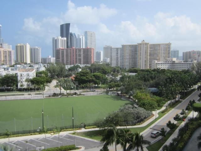 Recently Rented: $3,500 (2 beds, 2 baths, 1300 Square Feet)