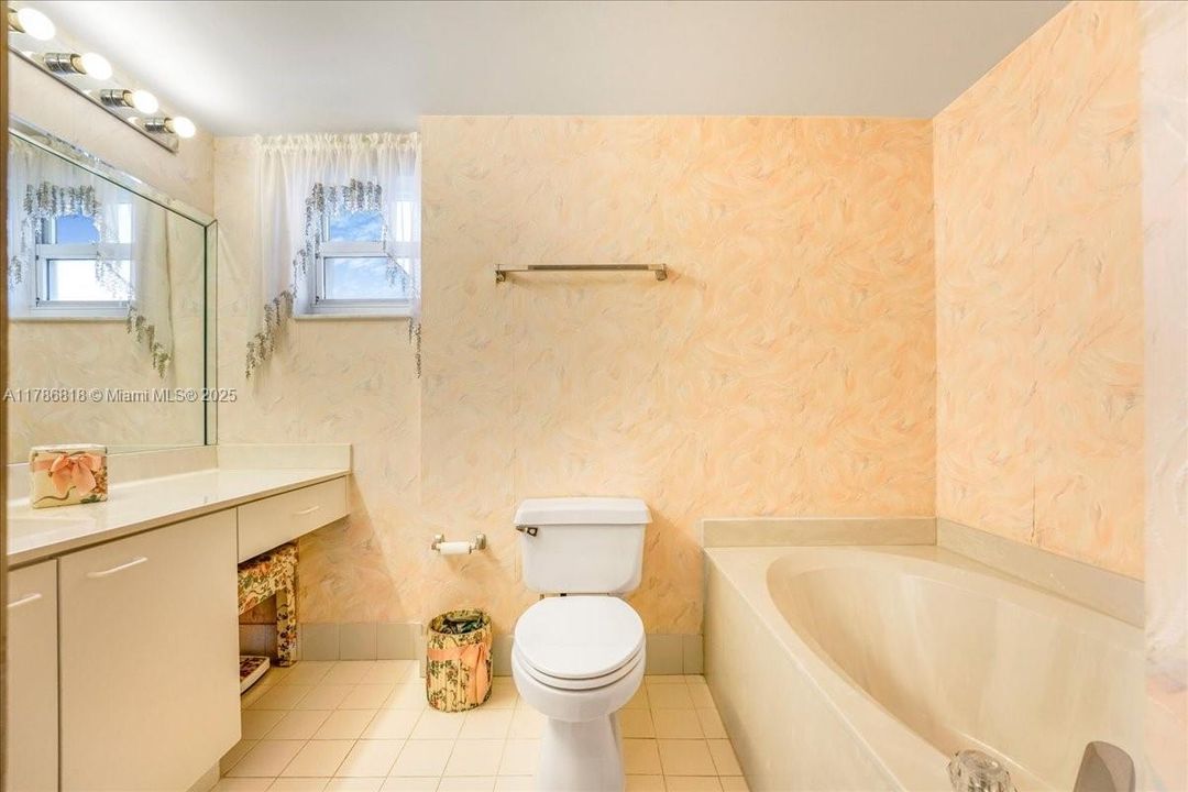 Recently Rented: $3,500 (2 beds, 2 baths, 1300 Square Feet)