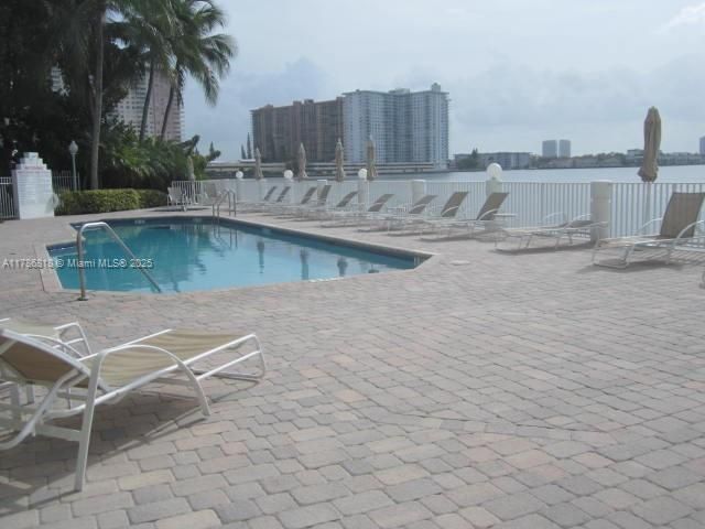 Recently Rented: $3,500 (2 beds, 2 baths, 1300 Square Feet)