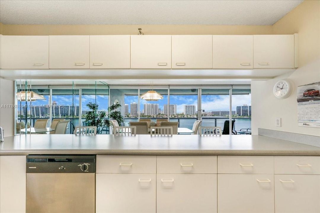 Recently Rented: $3,500 (2 beds, 2 baths, 1300 Square Feet)