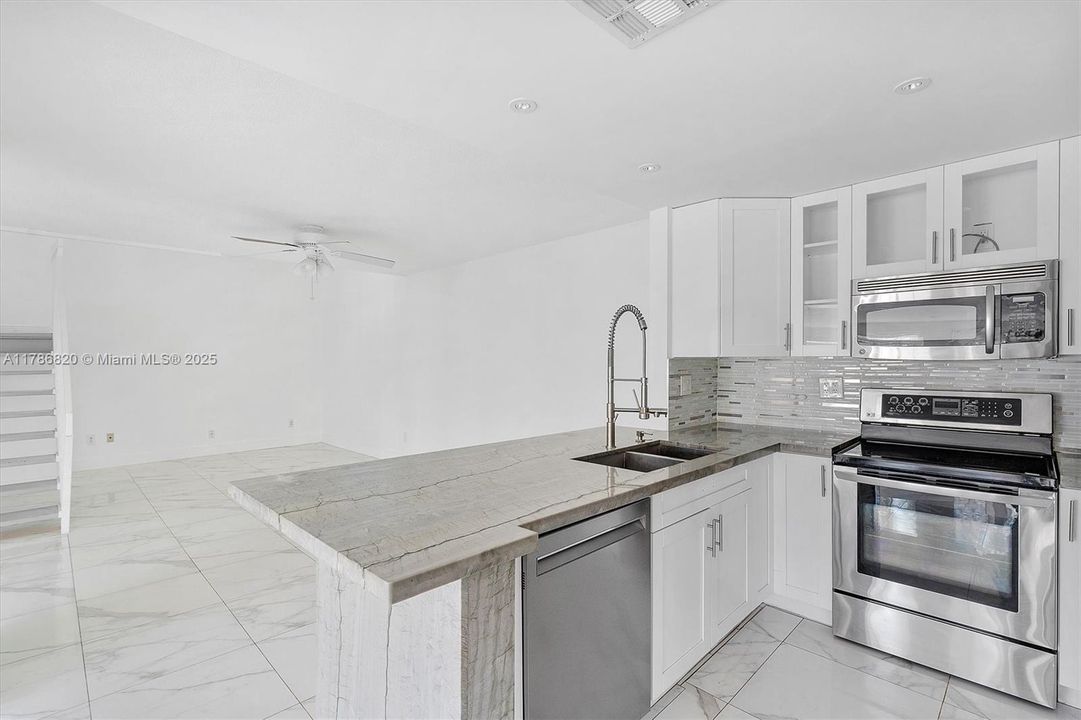 Recently Rented: $3,500 (3 beds, 2 baths, 1156 Square Feet)