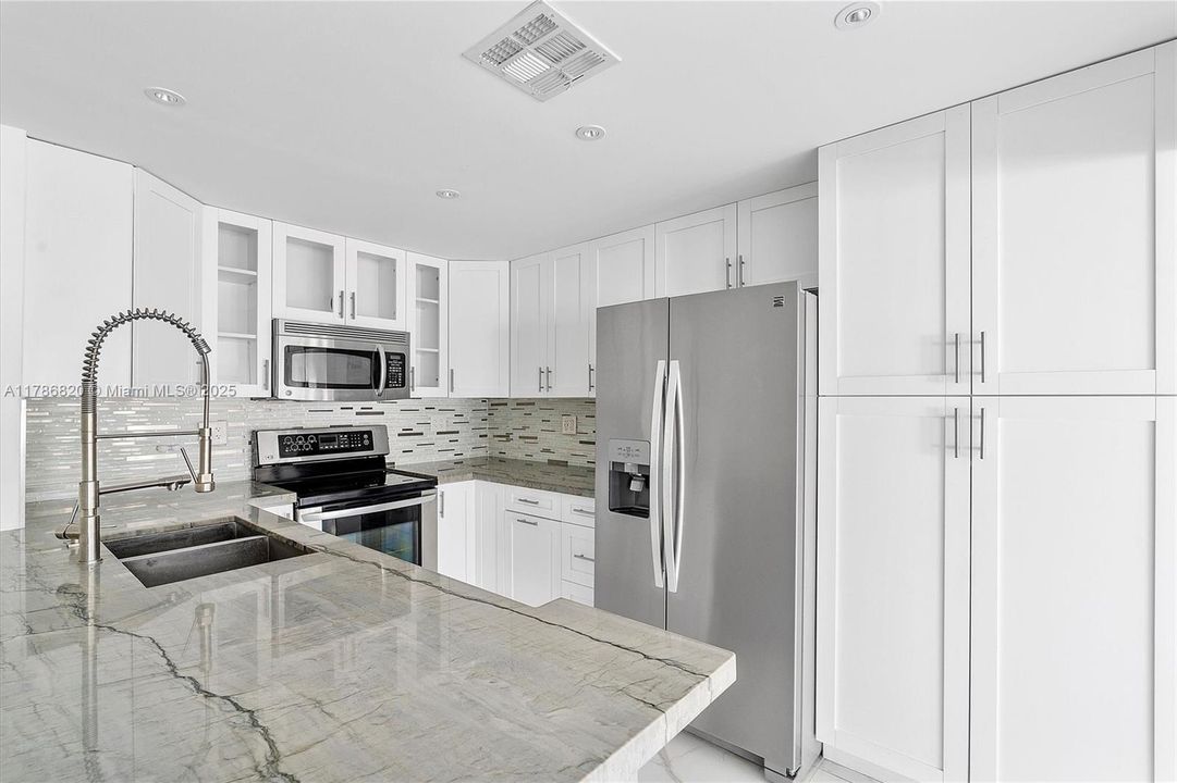 Recently Rented: $3,500 (3 beds, 2 baths, 1156 Square Feet)