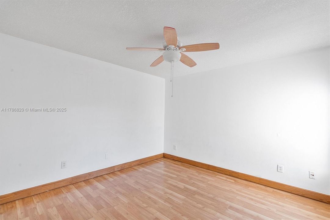 Recently Rented: $3,500 (3 beds, 2 baths, 1156 Square Feet)