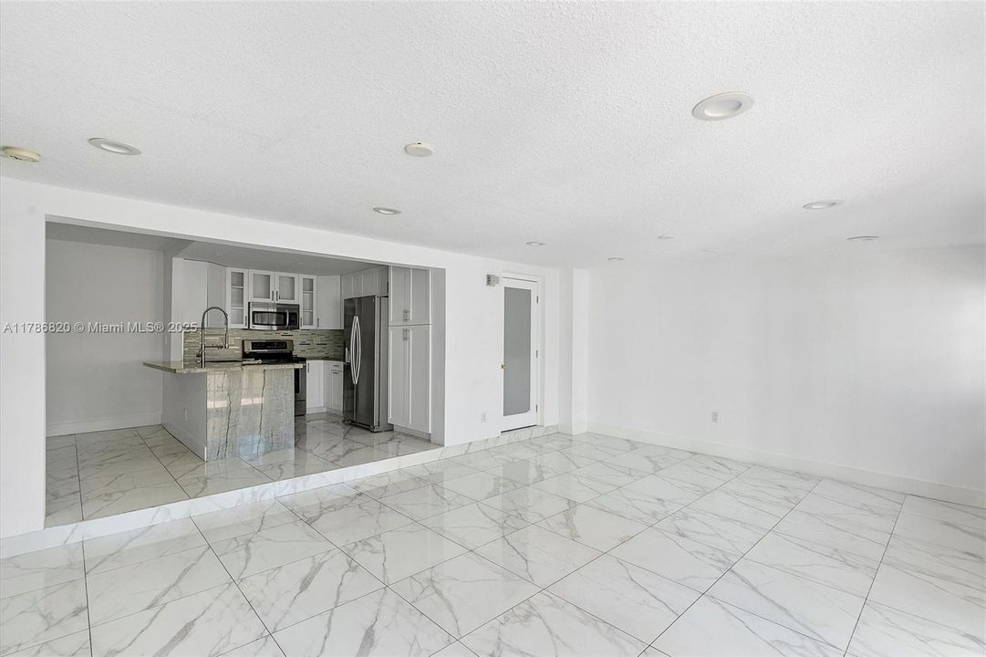 Recently Rented: $3,500 (3 beds, 2 baths, 1156 Square Feet)