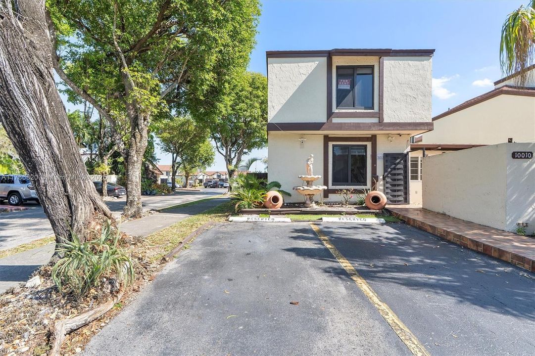 Recently Rented: $3,500 (3 beds, 2 baths, 1156 Square Feet)