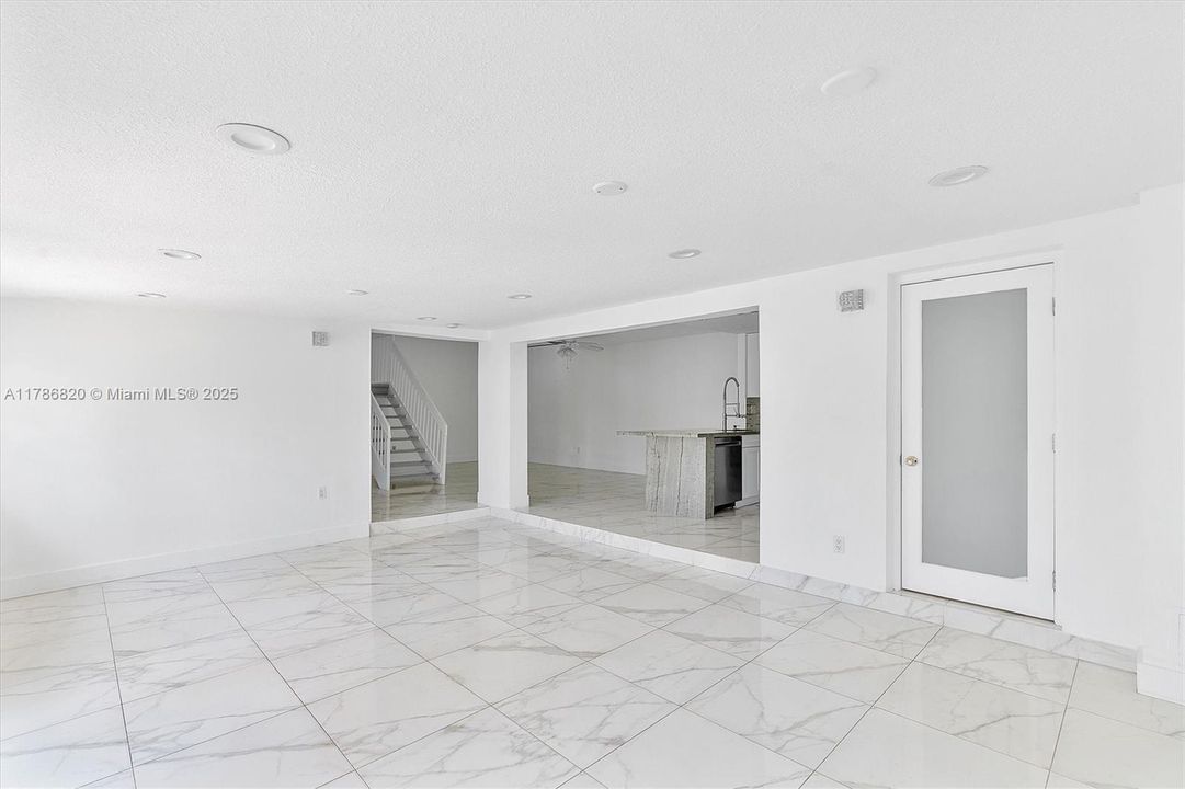 Recently Rented: $3,500 (3 beds, 2 baths, 1156 Square Feet)