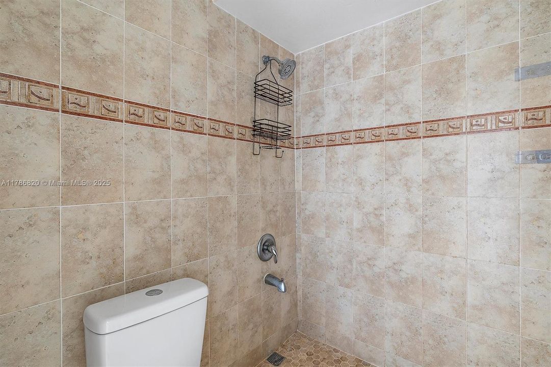 Recently Rented: $3,500 (3 beds, 2 baths, 1156 Square Feet)