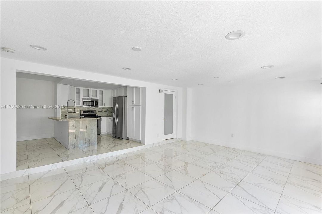 Recently Rented: $3,500 (3 beds, 2 baths, 1156 Square Feet)