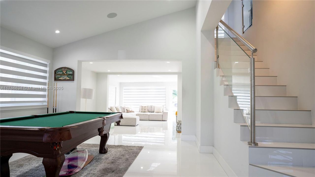 Recently Rented: $8,800 (4 beds, 2 baths, 2136 Square Feet)