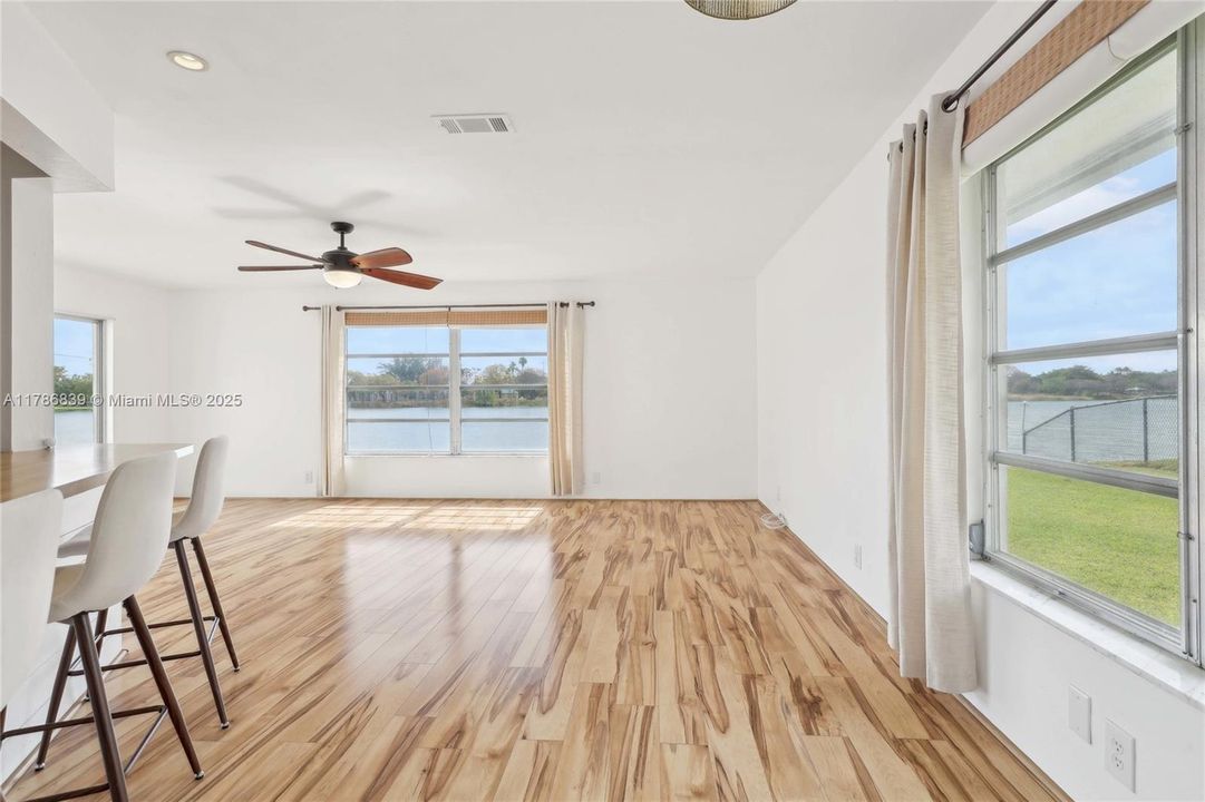 Recently Sold: $550,000 (3 beds, 2 baths, 2002 Square Feet)