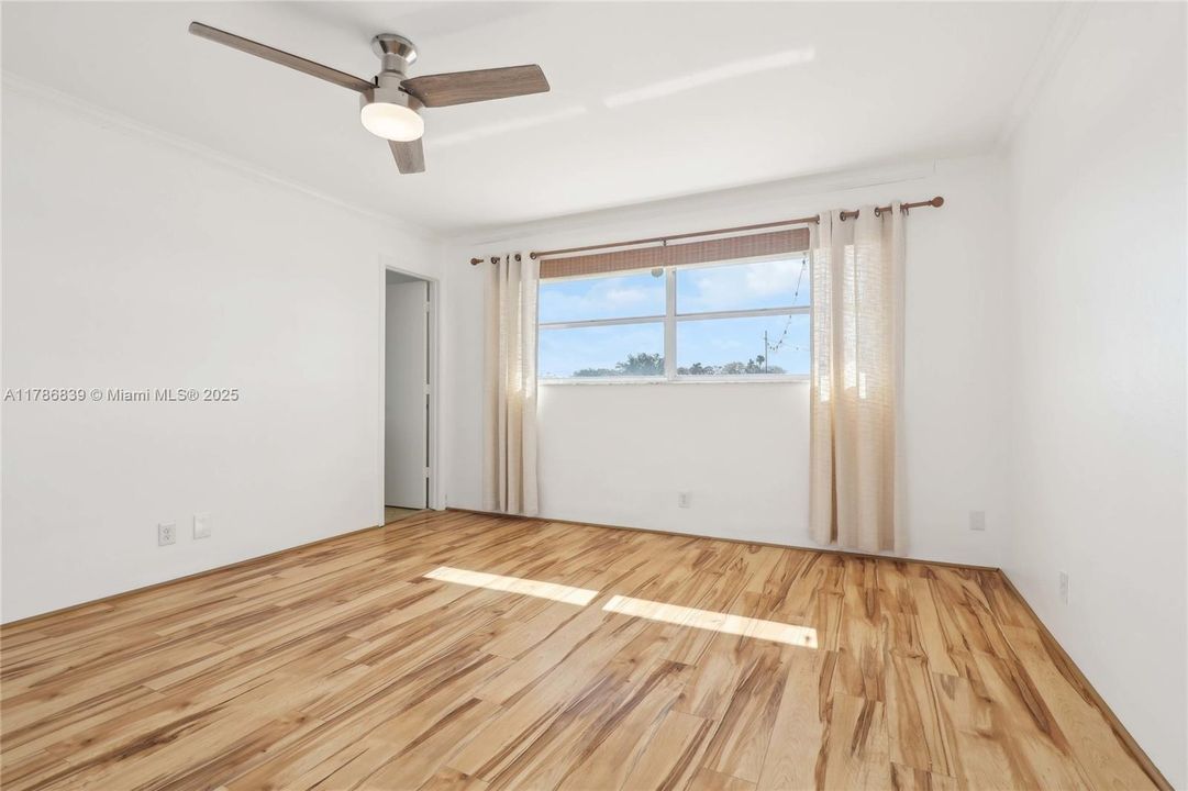 Recently Sold: $550,000 (3 beds, 2 baths, 2002 Square Feet)