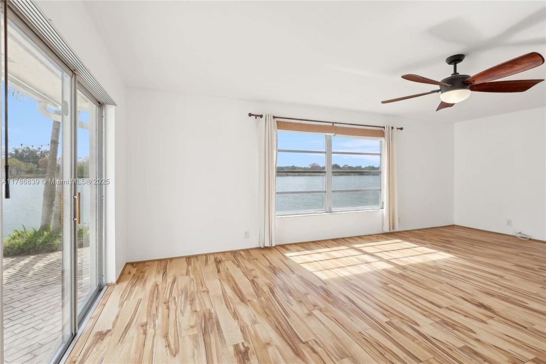 Recently Sold: $550,000 (3 beds, 2 baths, 2002 Square Feet)