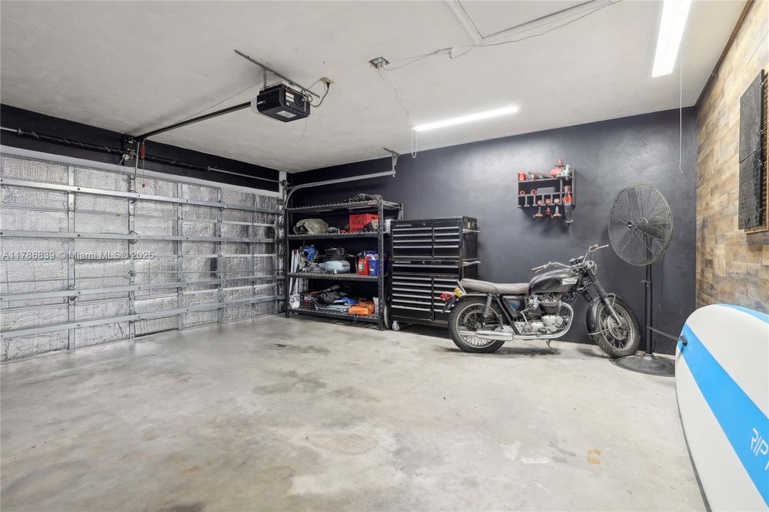 Recently Sold: $550,000 (3 beds, 2 baths, 2002 Square Feet)