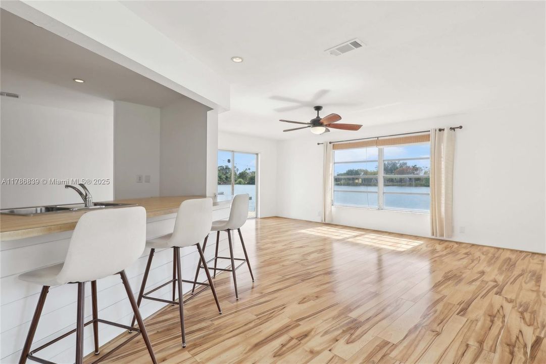 Recently Sold: $550,000 (3 beds, 2 baths, 2002 Square Feet)