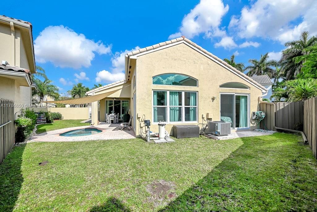 Vendido Recientemente: $840,000 (3 camas, 2 baños, 1595 Pies cuadrados)