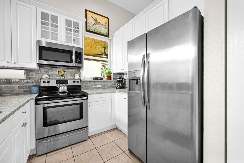 Vendido Recientemente: $840,000 (3 camas, 2 baños, 1595 Pies cuadrados)