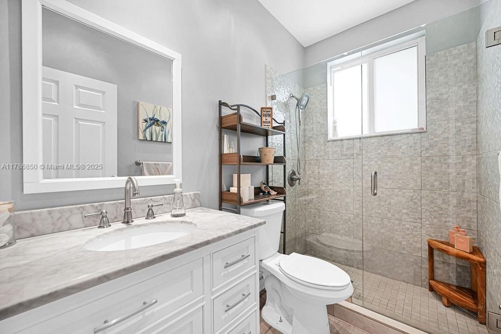 Vendido Recientemente: $840,000 (3 camas, 2 baños, 1595 Pies cuadrados)