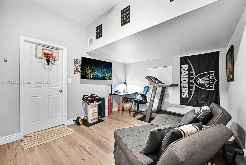 Vendido Recientemente: $840,000 (3 camas, 2 baños, 1595 Pies cuadrados)