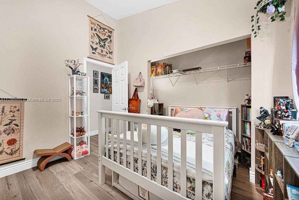 Vendido Recientemente: $840,000 (3 camas, 2 baños, 1595 Pies cuadrados)