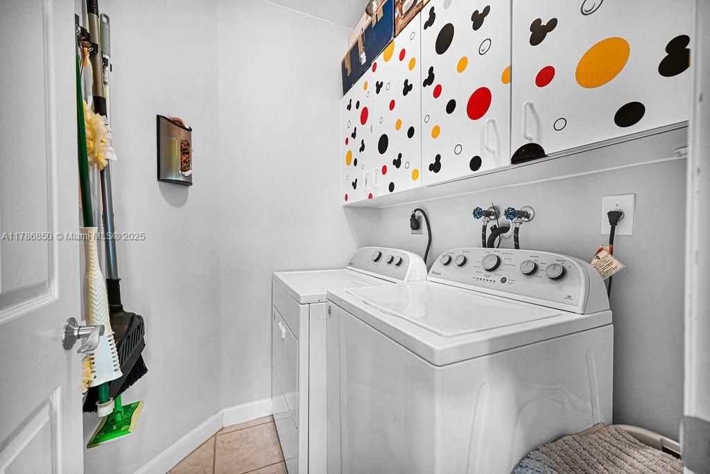 Vendido Recientemente: $840,000 (3 camas, 2 baños, 1595 Pies cuadrados)