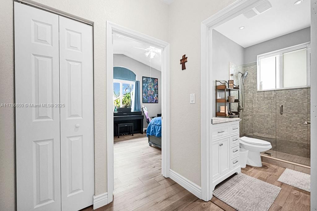 Vendido Recientemente: $840,000 (3 camas, 2 baños, 1595 Pies cuadrados)