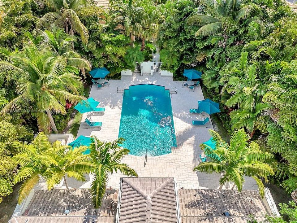 Vendido Recientemente: $840,000 (3 camas, 2 baños, 1595 Pies cuadrados)