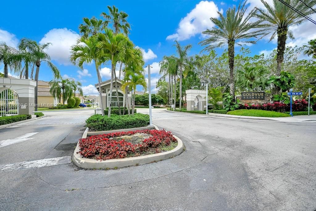 Vendido Recientemente: $840,000 (3 camas, 2 baños, 1595 Pies cuadrados)