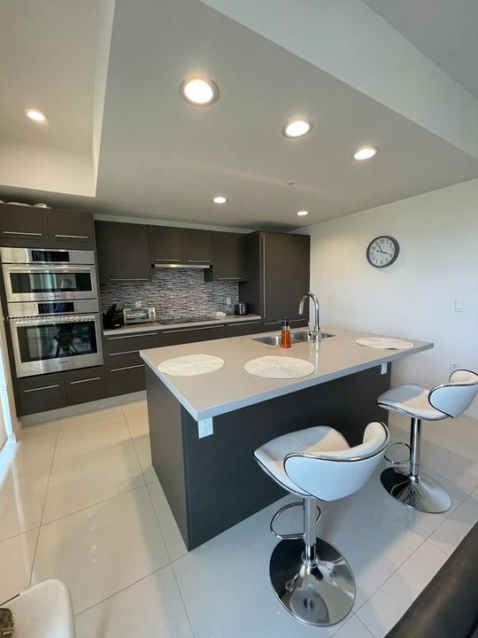 Recientemente alquilado: $2,300 (1 camas, 1 baños, 668 Pies cuadrados)