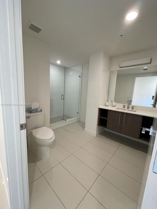 Recientemente alquilado: $2,300 (1 camas, 1 baños, 668 Pies cuadrados)