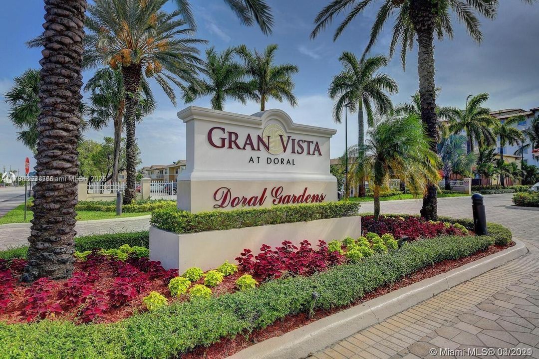 Recientemente alquilado: $2,200 (2 camas, 2 baños, 1060 Pies cuadrados)