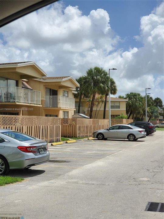 Recientemente alquilado: $2,200 (2 camas, 2 baños, 1060 Pies cuadrados)