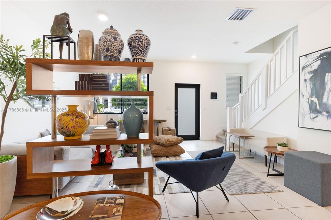 Recently Rented: $4,000 (3 beds, 2 baths, 1424 Square Feet)