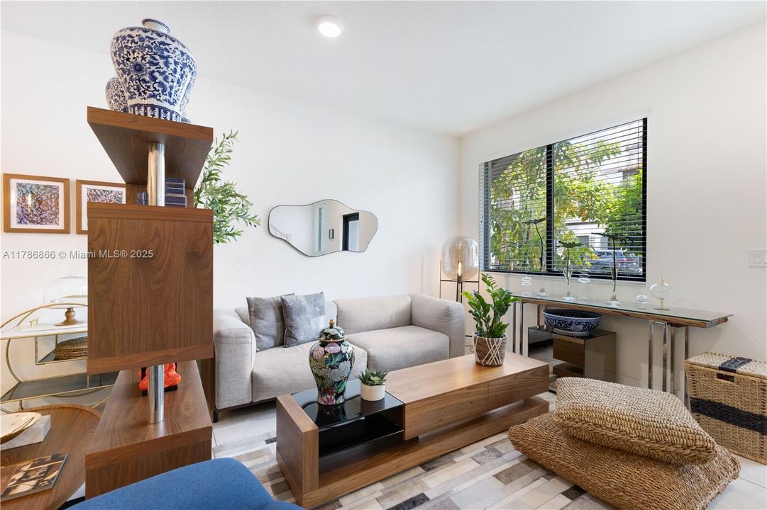 Recently Rented: $4,000 (3 beds, 2 baths, 1424 Square Feet)