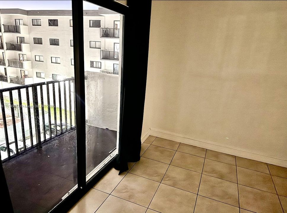 Recientemente alquilado: $2,000 (2 camas, 1 baños, 835 Pies cuadrados)