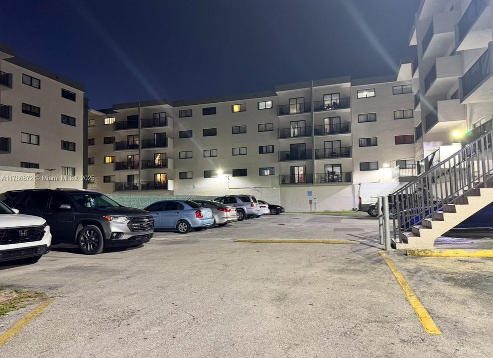 Recientemente alquilado: $2,000 (2 camas, 1 baños, 835 Pies cuadrados)