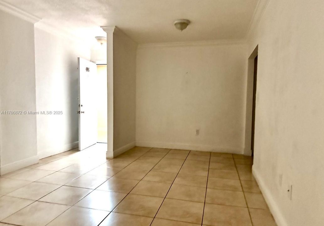 Recientemente alquilado: $2,000 (2 camas, 1 baños, 835 Pies cuadrados)