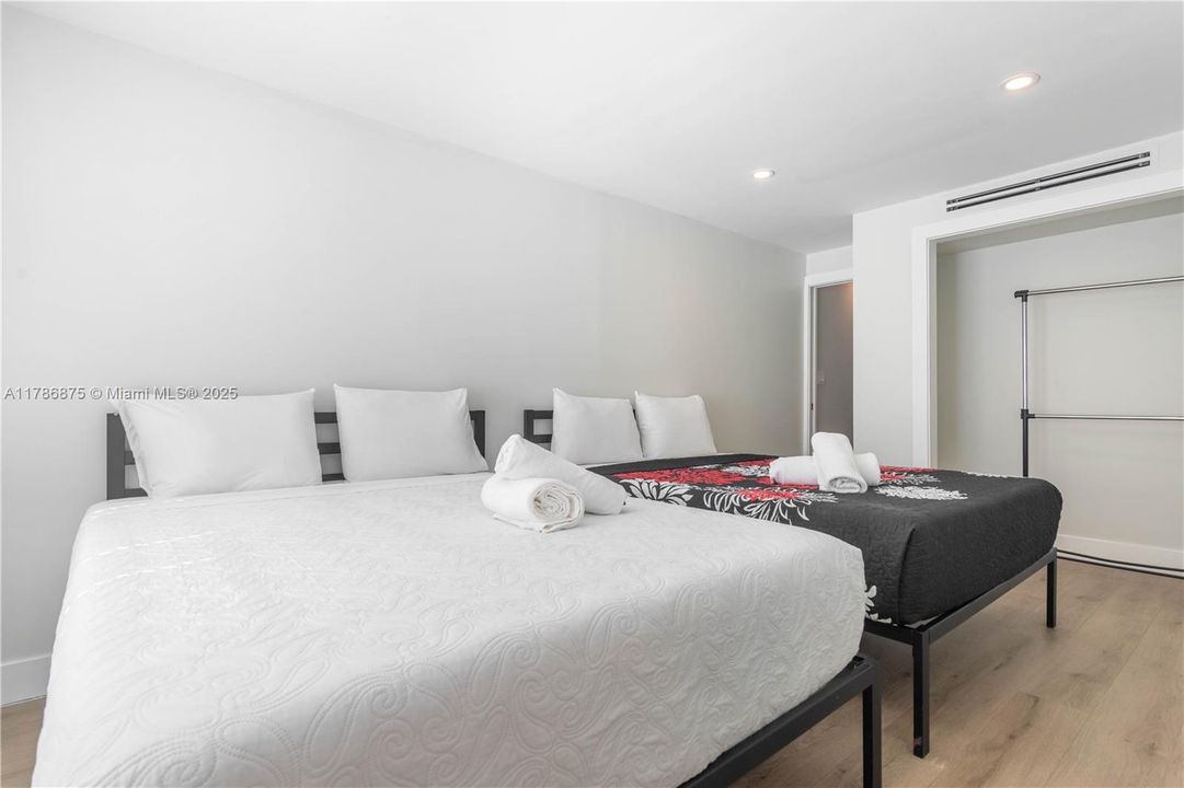 For Sale: $1,519,900 (5 beds, 4 baths, 1566 Square Feet)