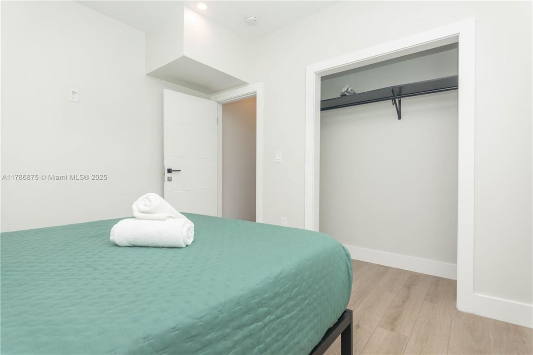 For Sale: $1,519,900 (5 beds, 4 baths, 1566 Square Feet)