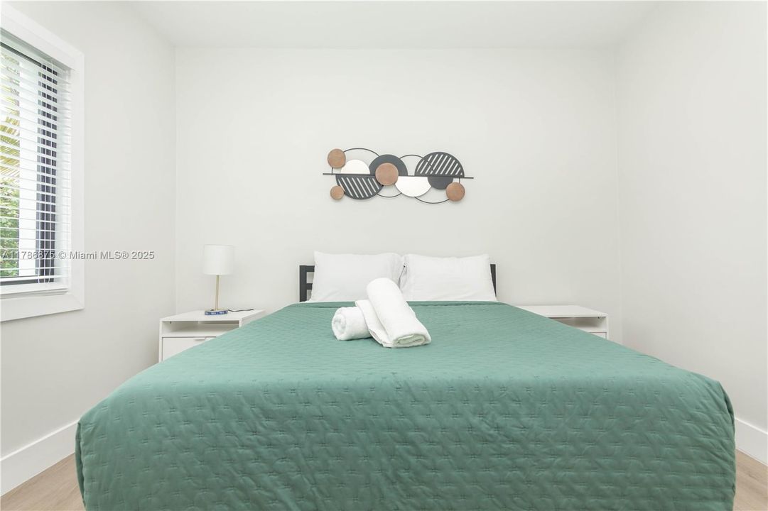 For Sale: $1,519,900 (5 beds, 4 baths, 1566 Square Feet)