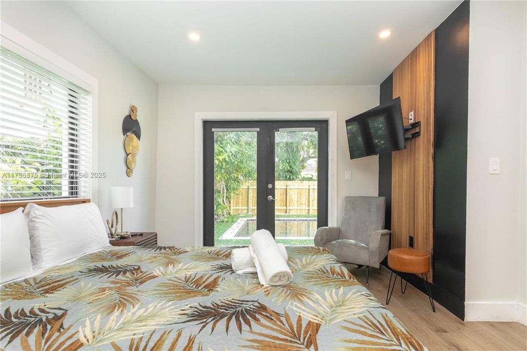 For Sale: $1,519,900 (5 beds, 4 baths, 1566 Square Feet)